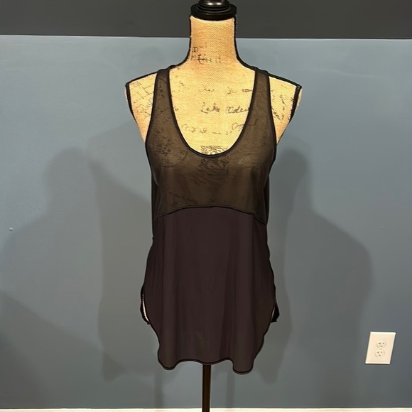 lululemon athletica Tops - Lululemon women’s tank top size medium